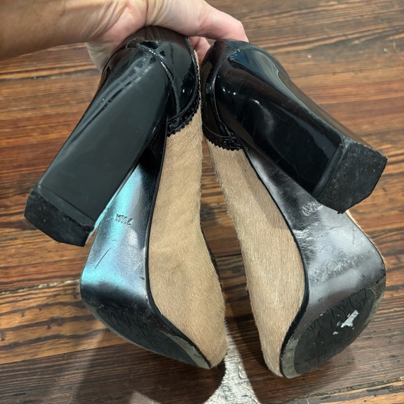Diane Von Furstenberg DVF Pony Hair Patent Leather Block Heel Peep Toe Sz 7 1/2 - Picture 7 of 8
